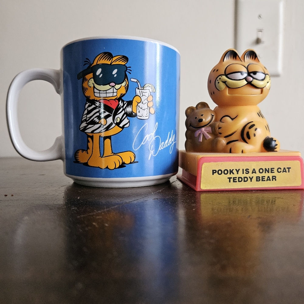 Vintage Garfield Lot Wisecracker & Mug. 1970s-80s. United Feature Syndicate.